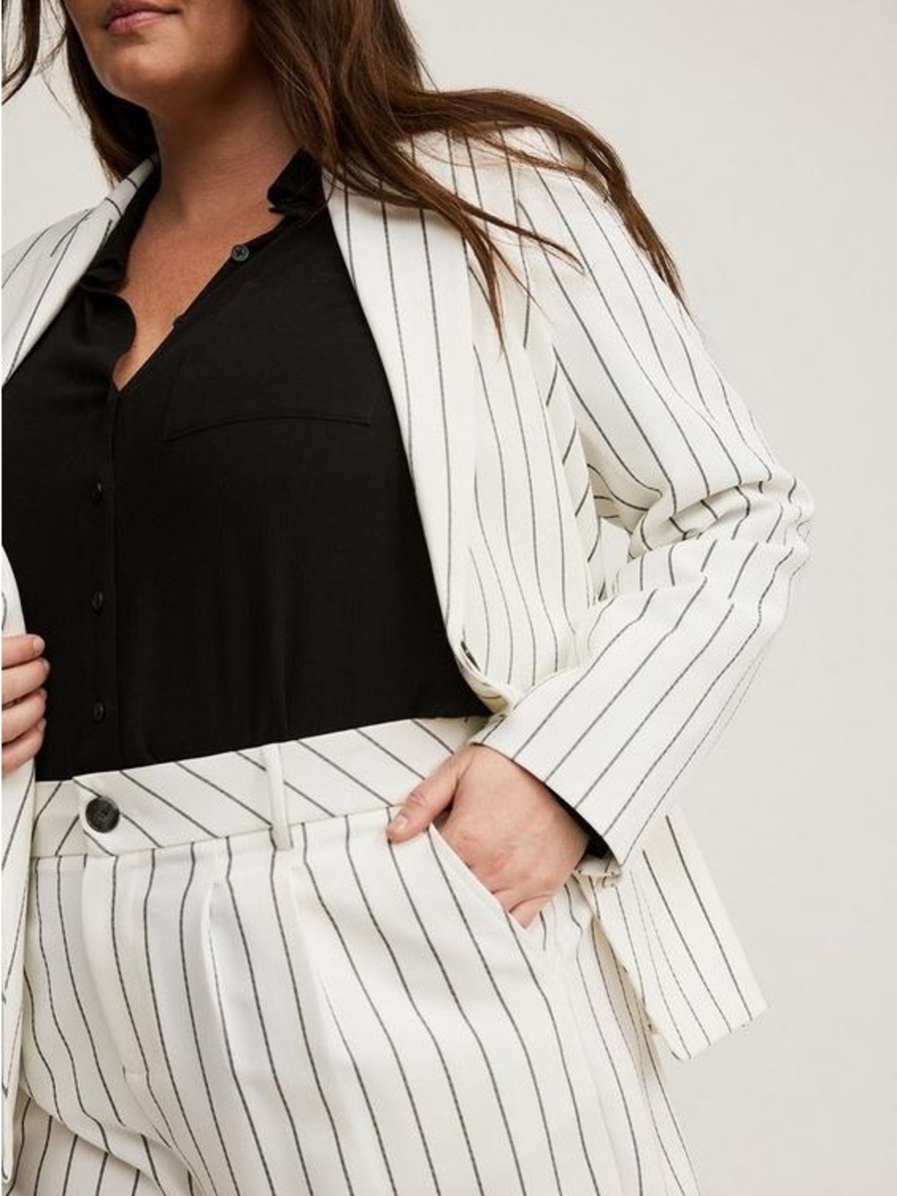 Torrid Super High-Rise Tailored Short - Picture 4 of 9